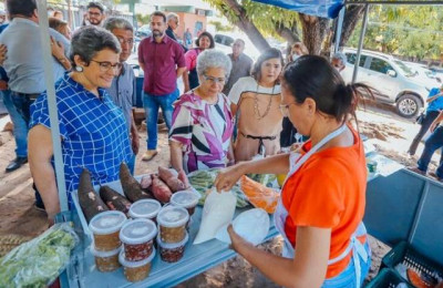 Governadora Regina Sousa lança o terceiro edital do Programa de Alimentação Saudável